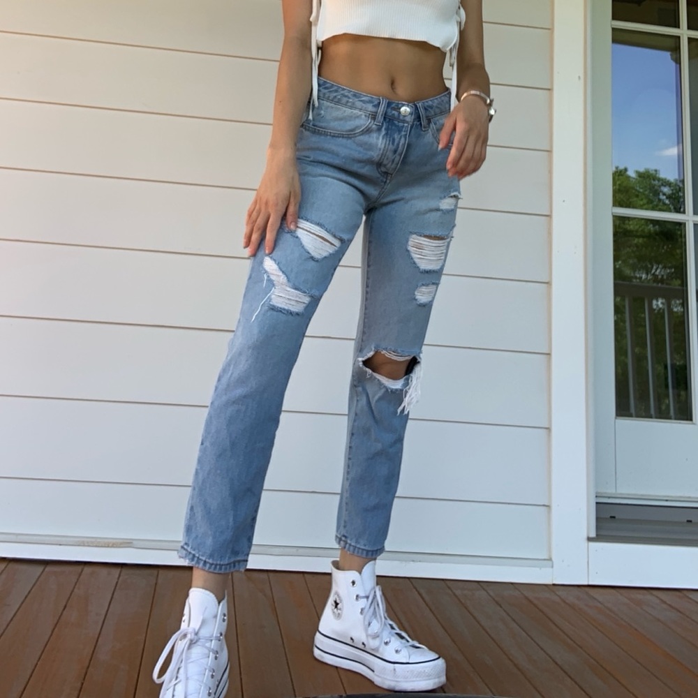 medium wash boyfriend jeans